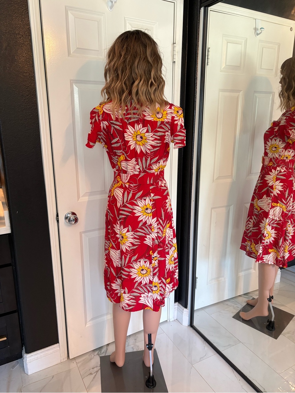 Trashy Diva Waterlilies Red Yellow Floral Belted Dress pinup rockabilly - Picture 6 of 7